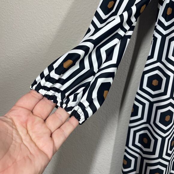 Jude Connally Small Geo Honeycomb Shift Dress Black White Crew Neck Long Sleeves - Picture 7 of 7